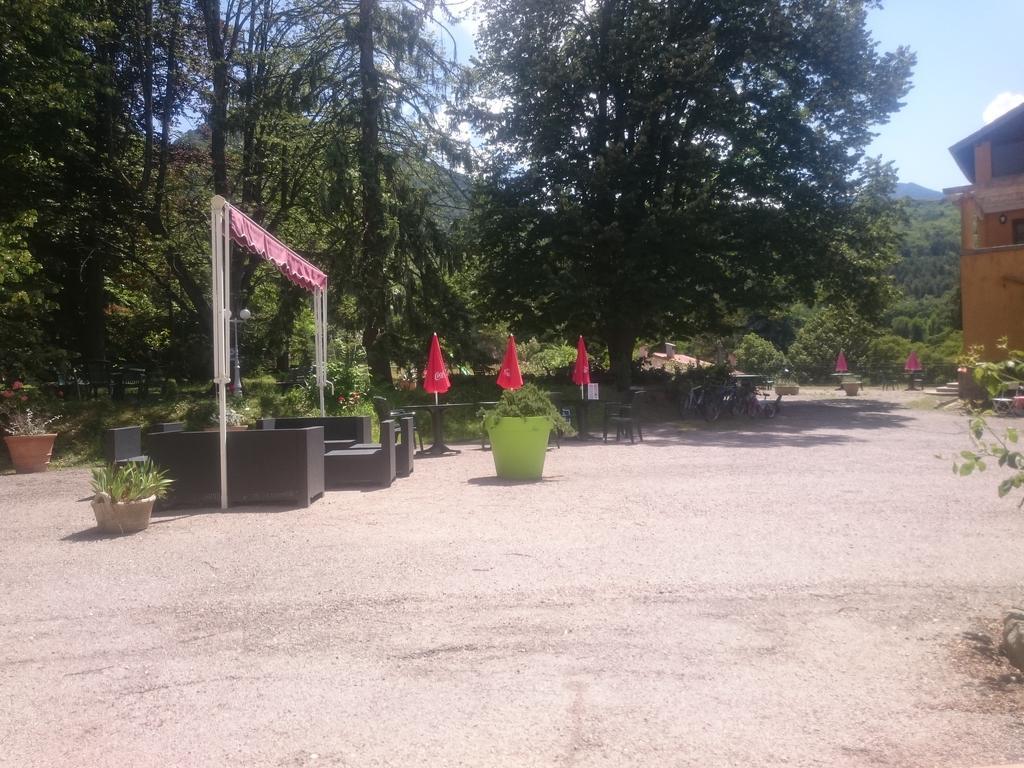 Hotel Le Mas Fleuri Vernet-les-Bains Buitenkant foto