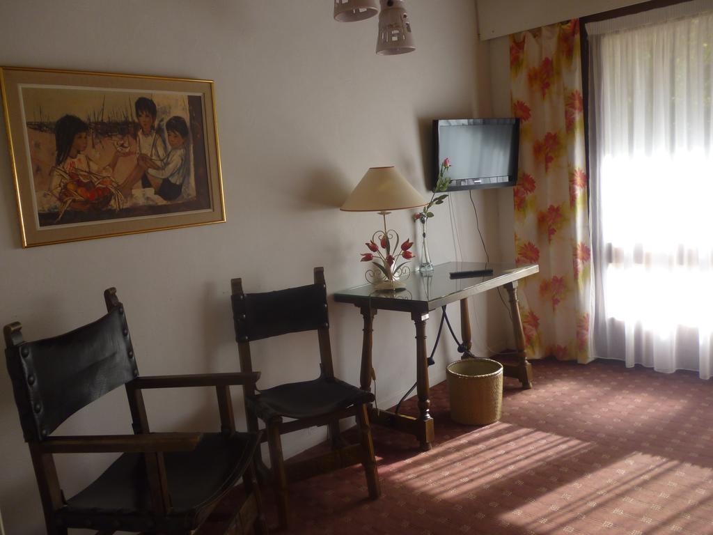 Hotel Le Mas Fleuri Vernet-les-Bains Buitenkant foto